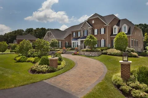 Simple Landscaping Ideas for Front of House